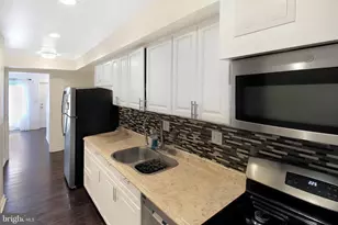 964 Mt Olivet Rd NE, Washington, DC 20002 - Photo 3