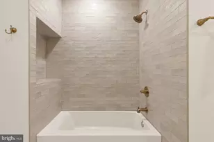 1706 Bay St SE, Washington, DC 20003 - Photo 33