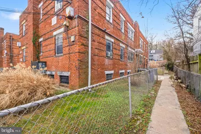 4633 Hillside Road SE, Washington, DC 20019 - Photo 3