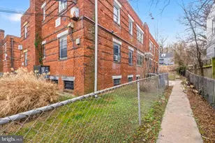 4633 Hillside Rd SE, Washington, DC 20019 - Photo 3