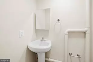 237 15th St SE, Washington, DC 20003 - Photo 9