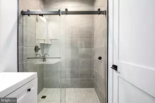 3325 M St NW, Washington, DC 20007 - Photo 13