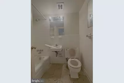 626 G Street SW, Washington, DC 20024 - Photo 35