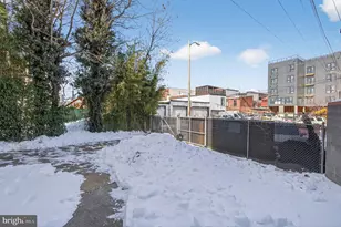1328 Maryland Ave NE, Washington, DC 20002 - Photo 31