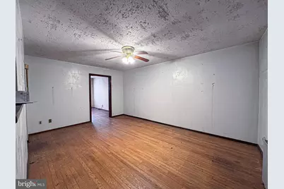 537 25th Place NE, Washington, DC 20002 - Photo 9