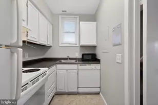 1204 1/2 33rd St NW, Washington, DC 20007 - Photo 9