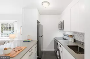 1833 Biltmore St NW, Washington, DC 20009 - Photo 11