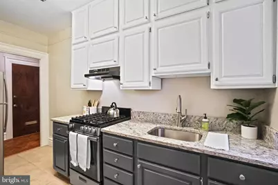 2039 New Hampshire Avenue NW #307, Washington, DC 20009 - Photo 3