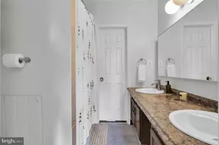 1526 Gales St NE, Washington, DC 20002 - Photo 23