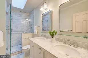 129 E St SE, Washington, DC 20003 - Photo 25