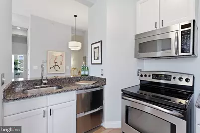 229 14th Street SE #2, Washington, DC 20003 - Photo 9