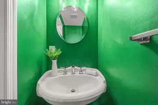 907 8th St NE, Washington, DC 20002 - Photo 13