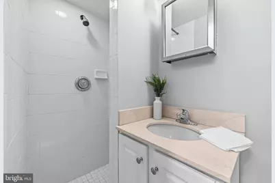 907 8th Street NE, Washington, DC 20002 - Photo 19