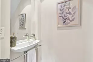 1752 17th St NW, Washington, DC 20009 - Photo 7