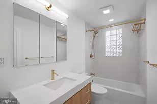 2028 Tunlaw Rd NW, Washington, DC 20007 - Photo 15