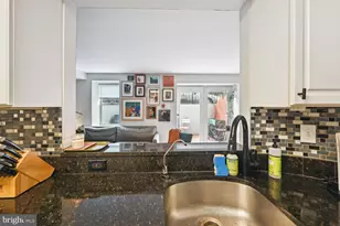 1619 R St NW, Washington, DC 20009 - Photo 9