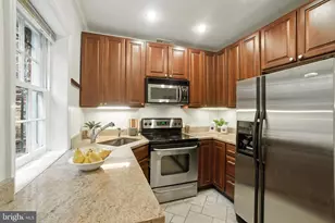 1072 30th St NW, Washington, DC 20007 - Photo 3