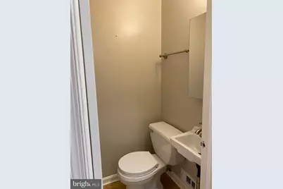 339 SE 11th Street SE, Washington, DC 20003 - Photo 17