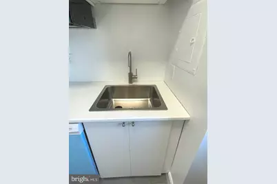 1010 25th Street NW #811, Washington, DC 20037 - Photo 11