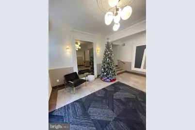 1010 25th Street NW #811, Washington, DC 20037 - Photo 3