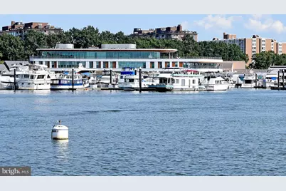 700 7th Street SW #826, Washington, DC 20024 - Photo 45