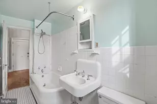 2040 Belmont Rd NW, Washington, DC 20009 - Photo 23