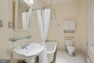 17 Logan Cir NW, Washington, DC 20005 - Photo 19