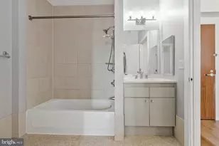 1000 New Jersey Ave SE, Washington, DC 20003 - Photo 15