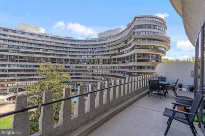 700 New Hampshire Avenue NW #712, Washington, DC 20037 - Photo 15