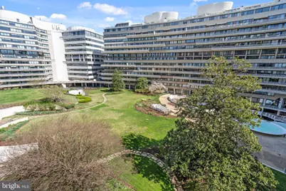 700 New Hampshire Avenue NW #712, Washington, DC 20037 - Photo 39