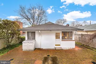 1615 45th St NW, Washington, DC 20007 - Photo 29