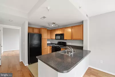 350 G Street SW #N302, Washington, DC 20024 - Photo 5
