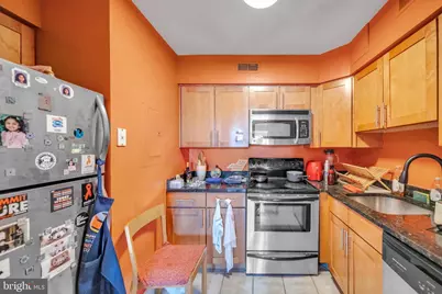 3611 38th Street NW #243, Washington, DC 20016 - Photo 9