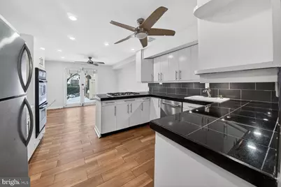 73 G Street SW #103, Washington, DC 20024 - Photo 3