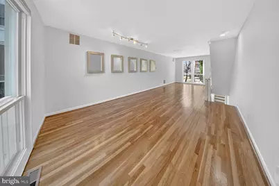 73 G Street SW #103, Washington, DC 20024 - Photo 5