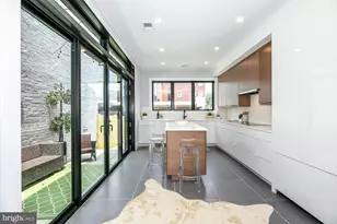 1015 O St NW, Washington, DC 20001 - Photo 11