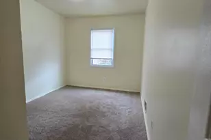 911 Bellevue St SE, Washington, DC 20032 - Photo 9