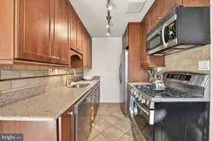 2325 42nd St NW, Washington, DC 20007 - Photo 9