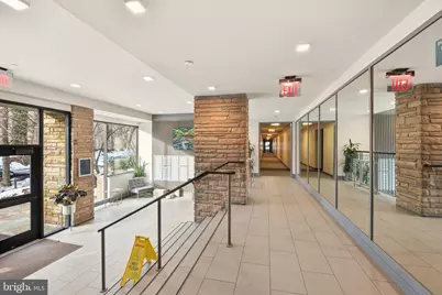 2325 42nd Street NW #204, Washington, DC 20007 - Photo 5