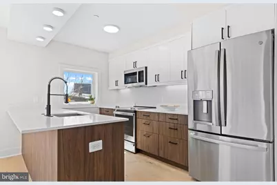 919 12th Street NE #A201, Washington, DC 20002 - Photo 3