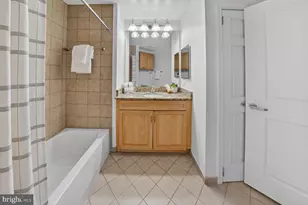 1111 25th St NW, Washington, DC 20037 - Photo 25