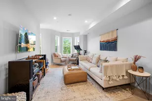 731 Fairmont St NW, Washington, DC 20001 - Photo 3