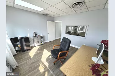 4626 Wisconsin Avenue NW #204, Washington, DC 20016 - Photo 3