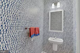 1305 D St SE, Washington, DC 20003 - Photo 13