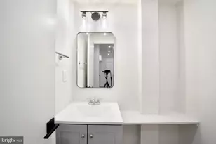 1329 Connecticut Ave NW, Washington, DC 20036 - Photo 11