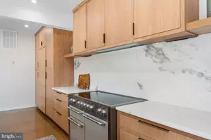 21 Overbeck Aly NE, Washington, DC 20002 - Photo 23