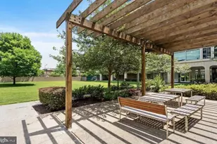 1101 3rd St SW, Washington, DC 20024 - Photo 15