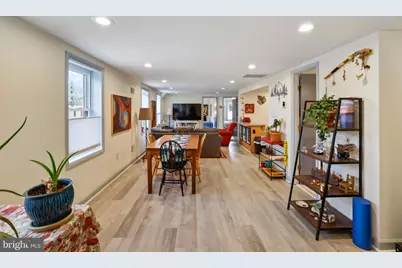 1364 E SE, Washington, DC 20003 - Photo 7