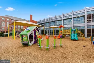 335 L St SE, Washington, DC 20003 - Photo 49