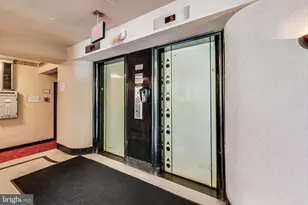 1 Scott Cir NW, Washington, DC 20036 - Photo 25